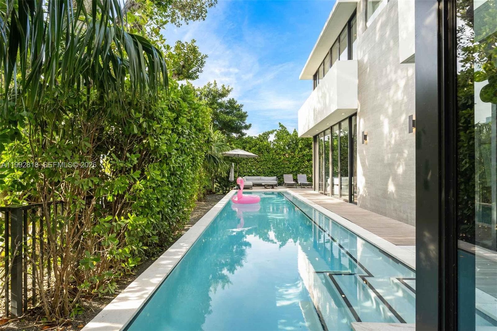 A11992818 — Miami Beach — 18