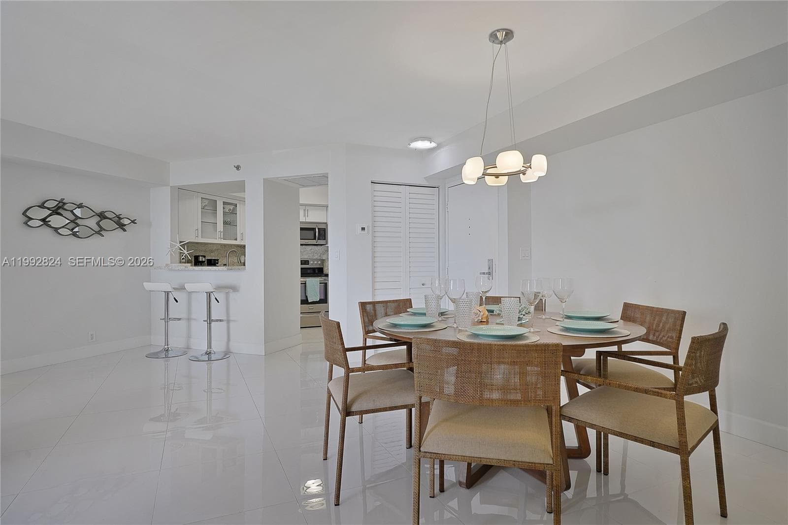 A11992824 — Miami Beach — 9