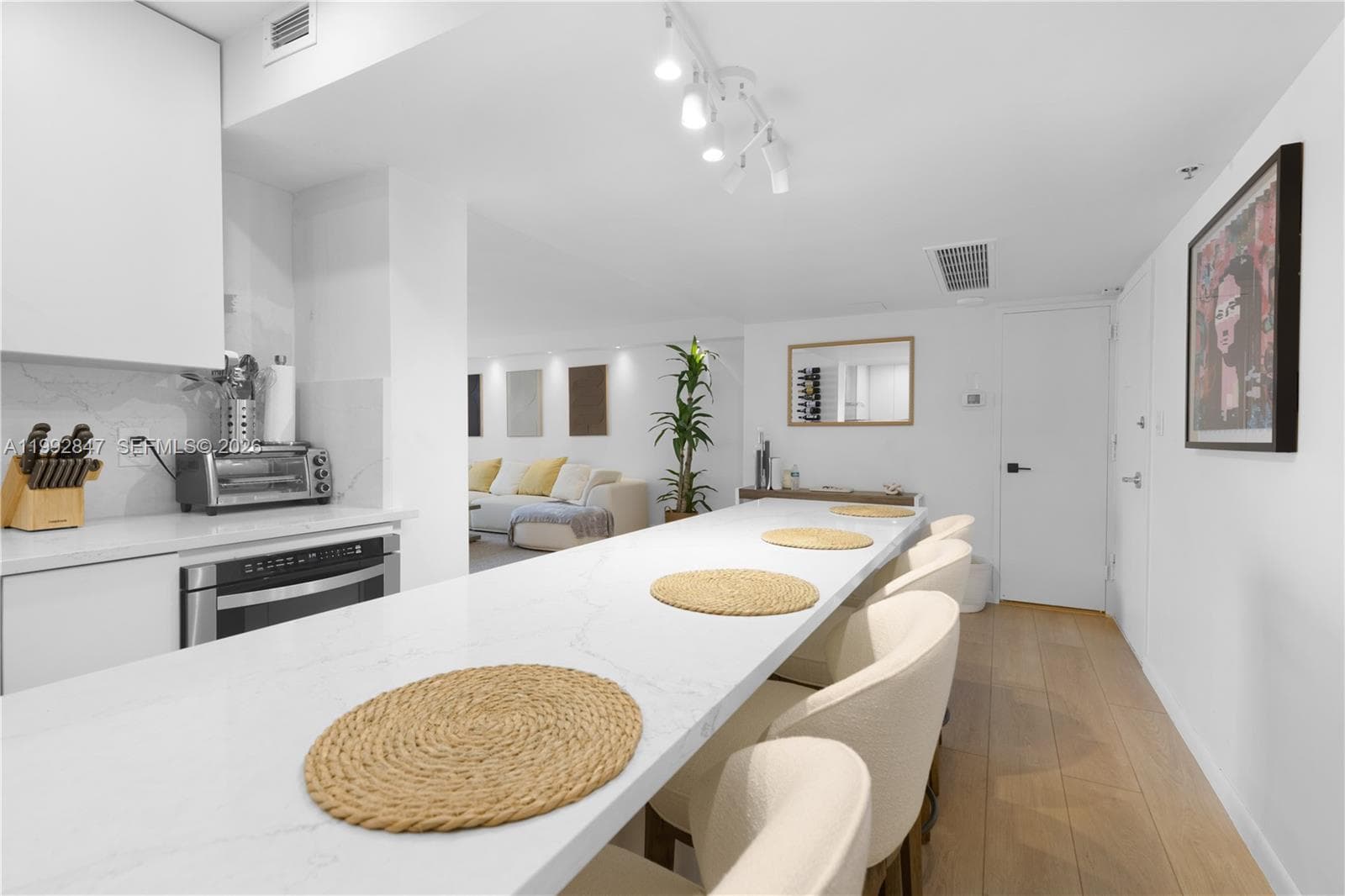 A11992847 — Miami Beach — 17