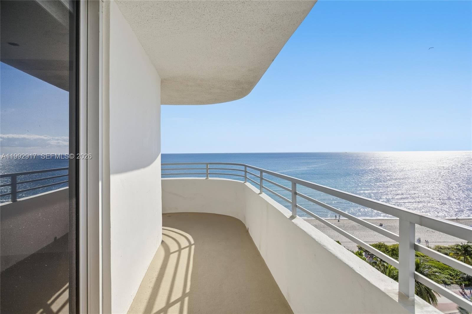 A11992917 — Miami Beach — 13