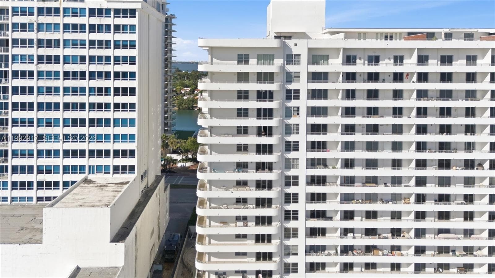 A11992917 — Miami Beach — 8
