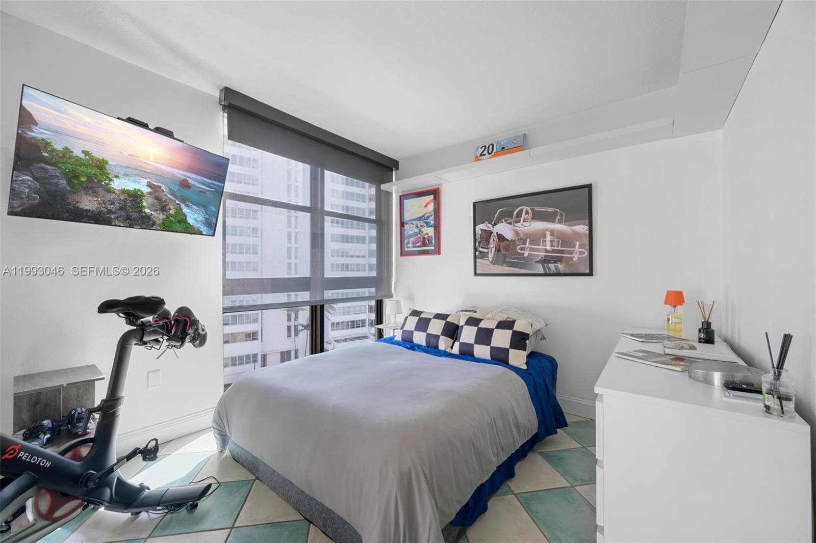 A11993046 — Miami Beach — 16