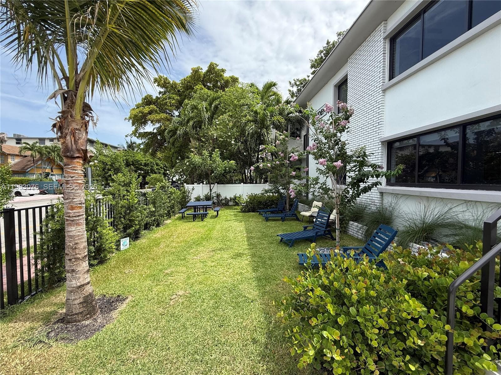 A11993076 — Miami Beach — 17