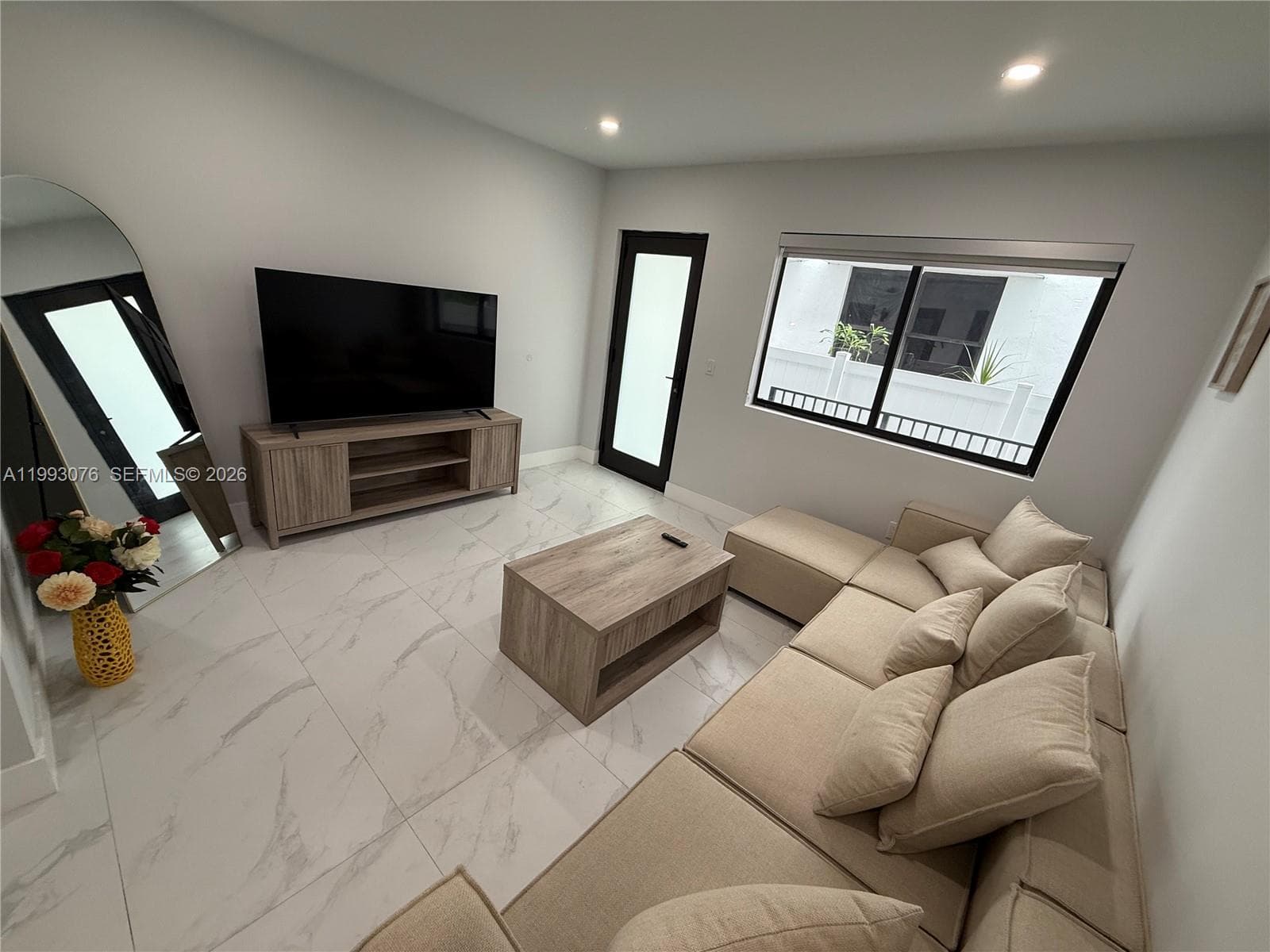 A11993076 — Miami Beach — 3