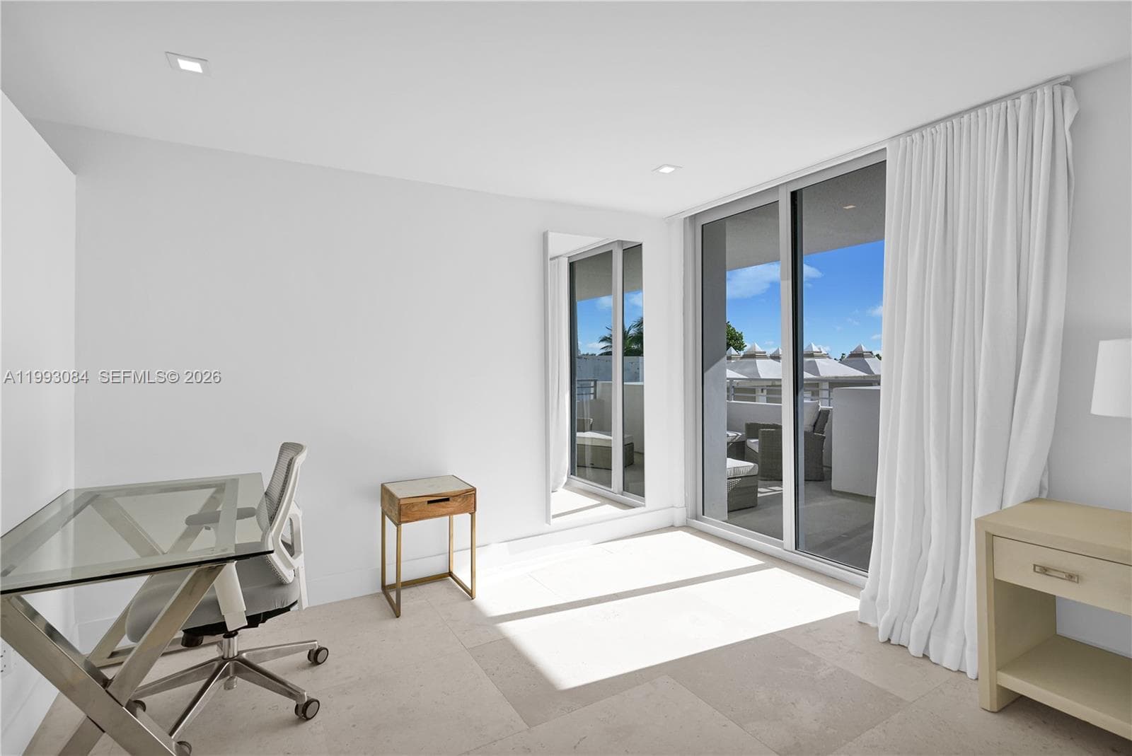 A11993084 — Miami Beach — 20