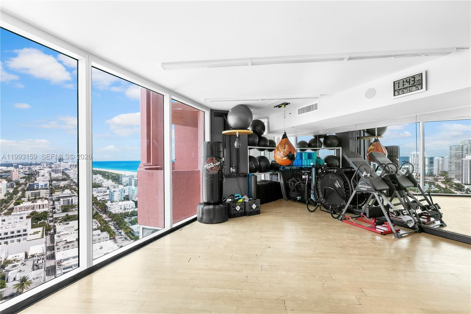 A11993159 — Miami Beach — 38