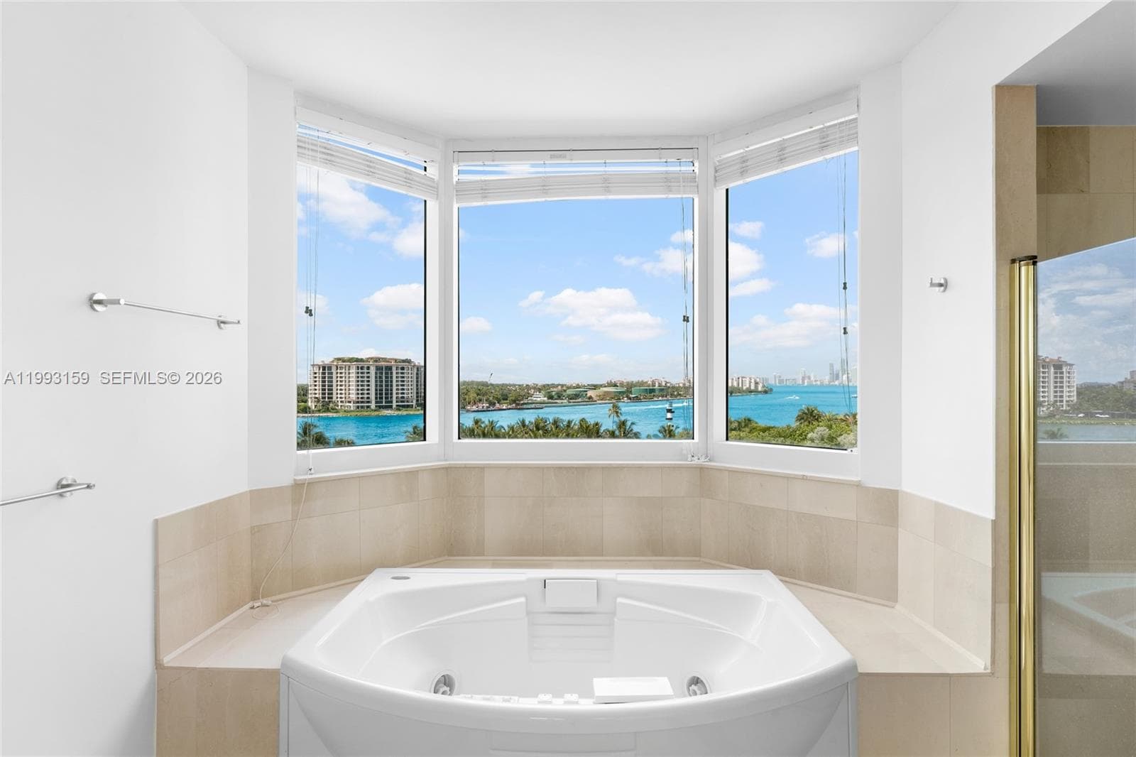 A11993159 — Miami Beach — 29