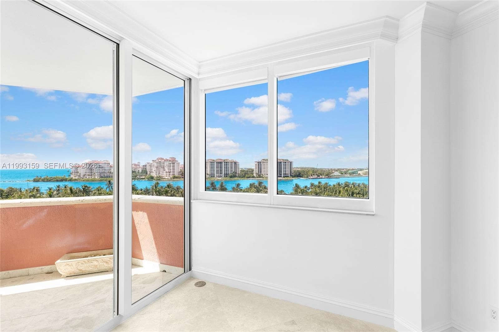 A11993159 — Miami Beach — 25