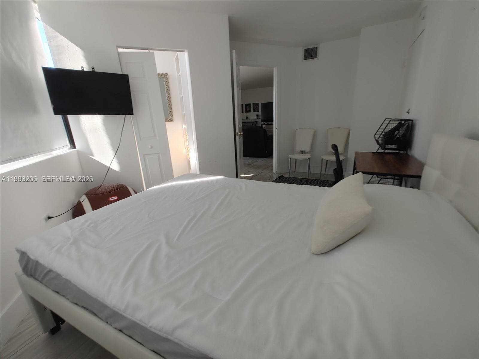 A11993206 — Miami Beach — 17