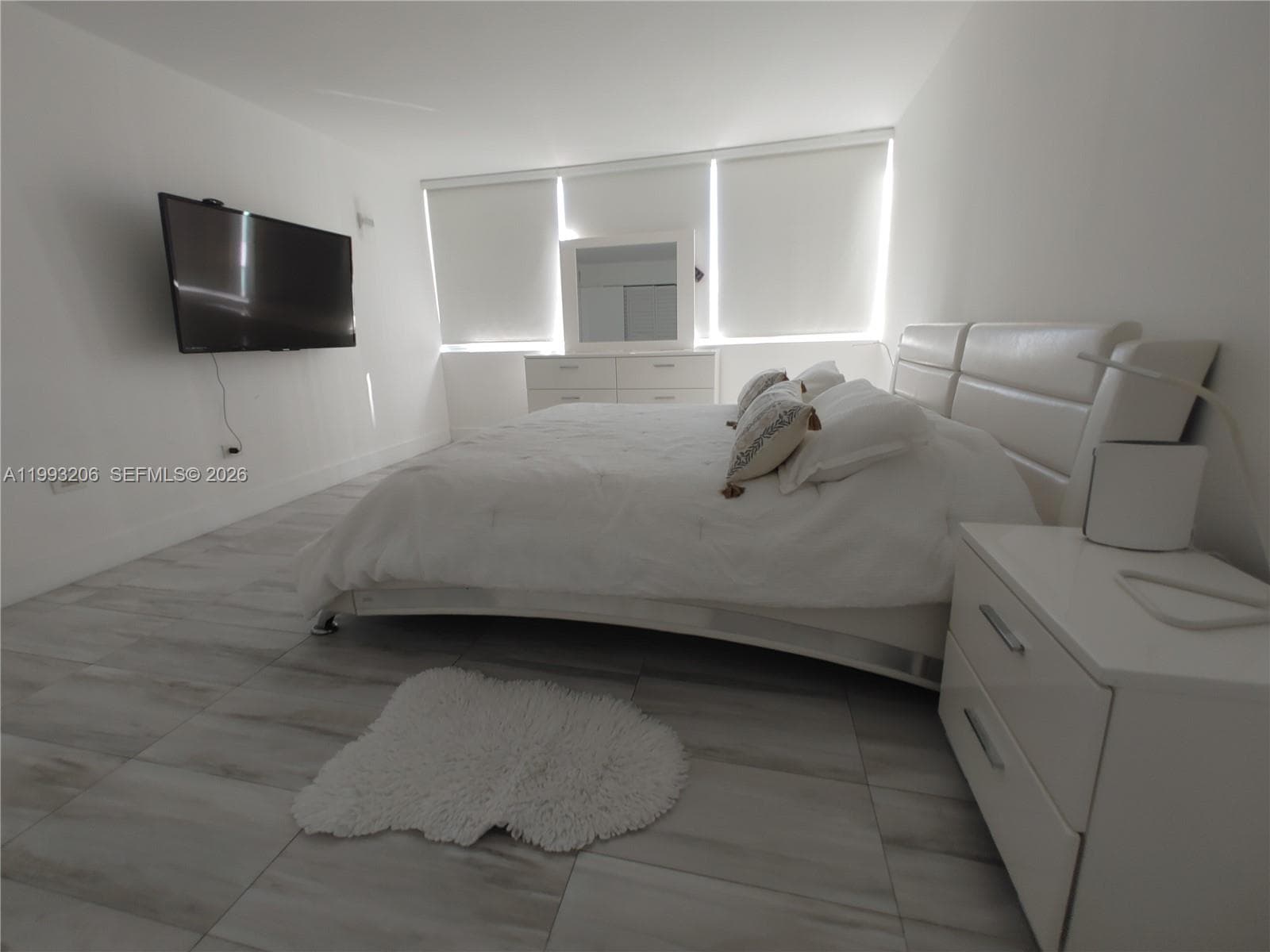 A11993206 — Miami Beach — 16