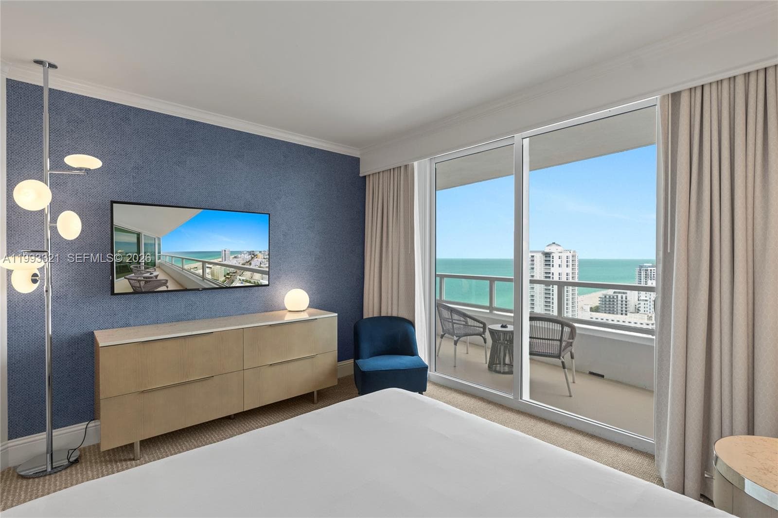 A11993321 — Miami Beach — 10