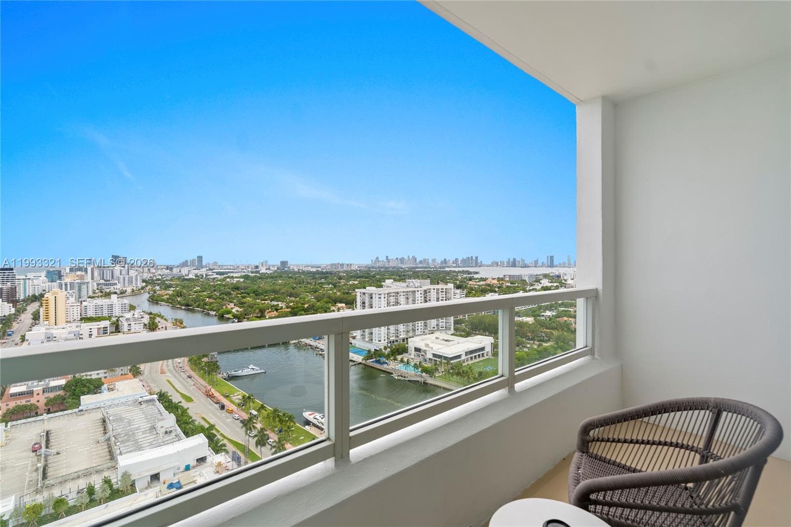 A11993321 — Miami Beach — 40