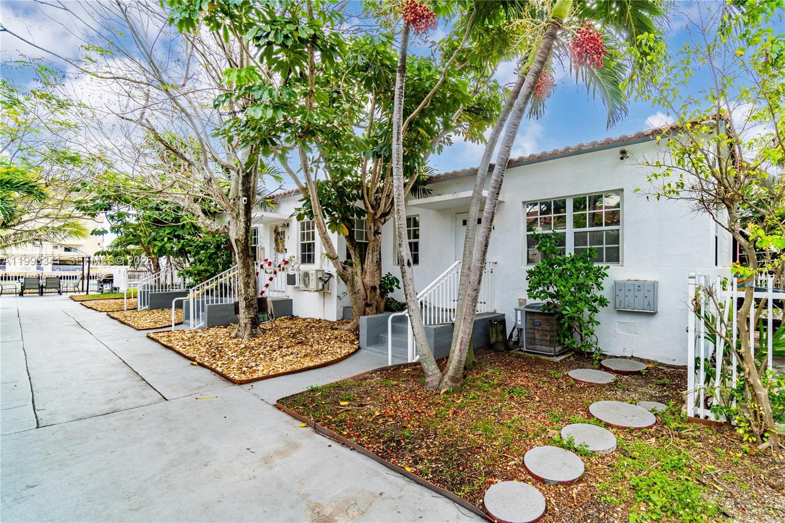 A11993341 — Miami Beach — 2
