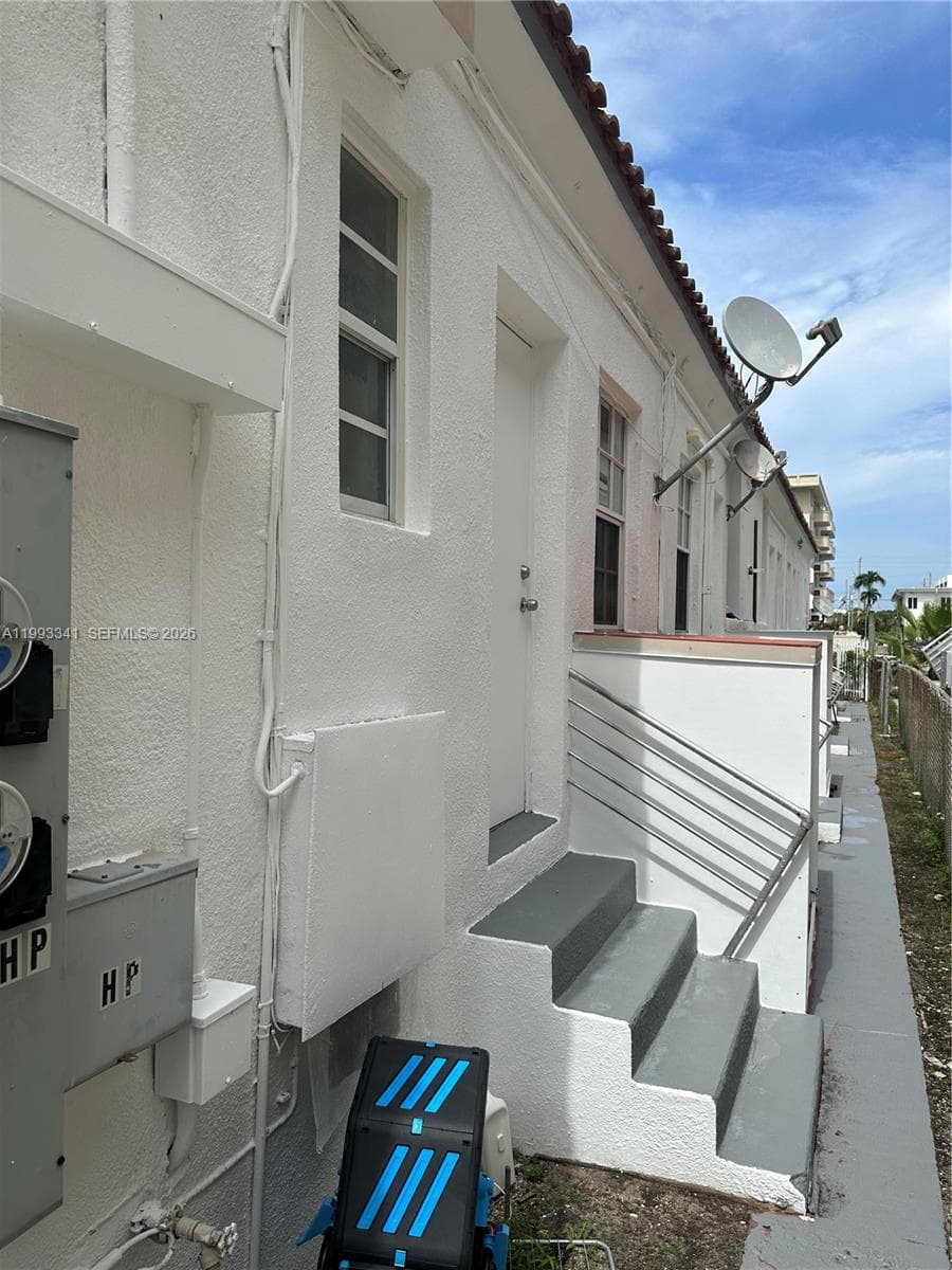A11993341 — Miami Beach — 25