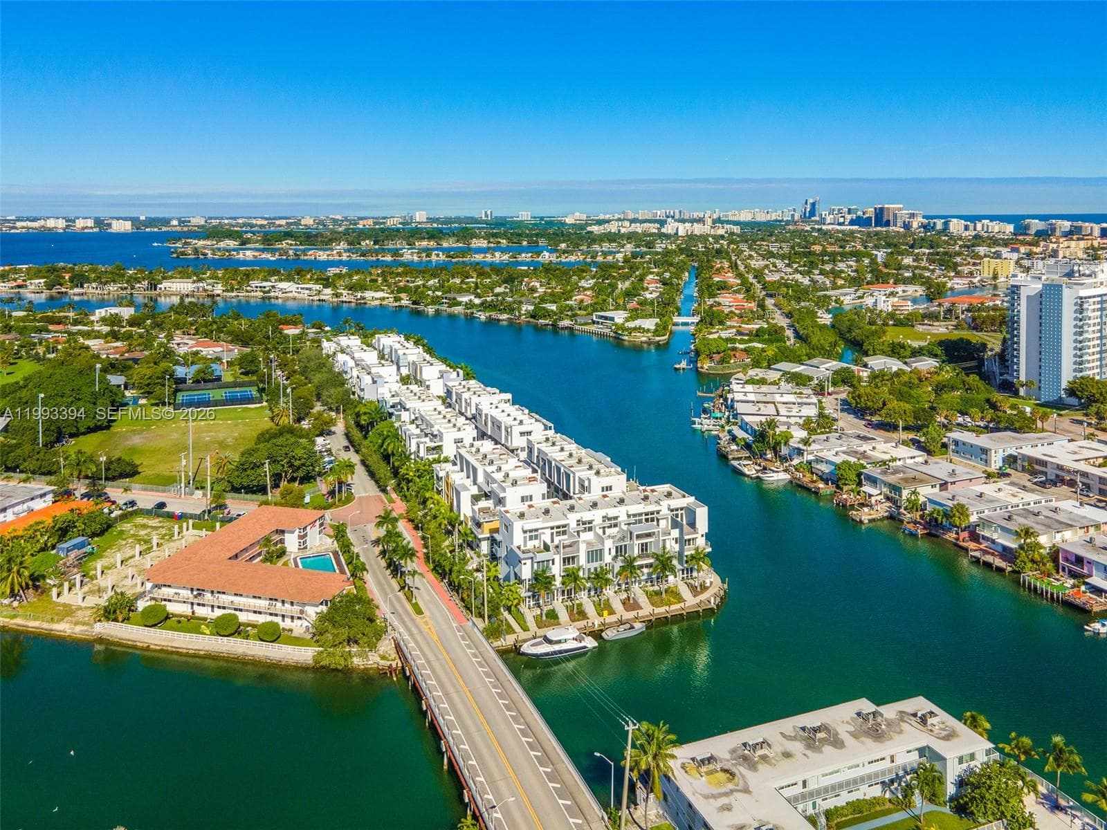 A11993394 — Miami Beach — 38