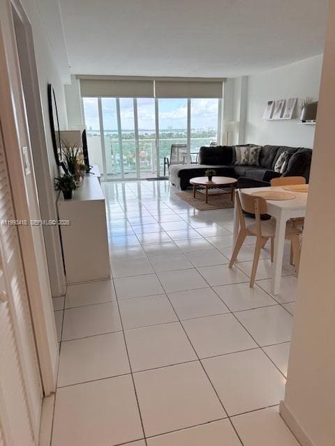 A11993418 — Miami Beach — 20