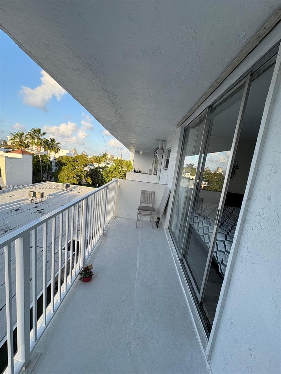 A11993585 — Miami Beach — 6