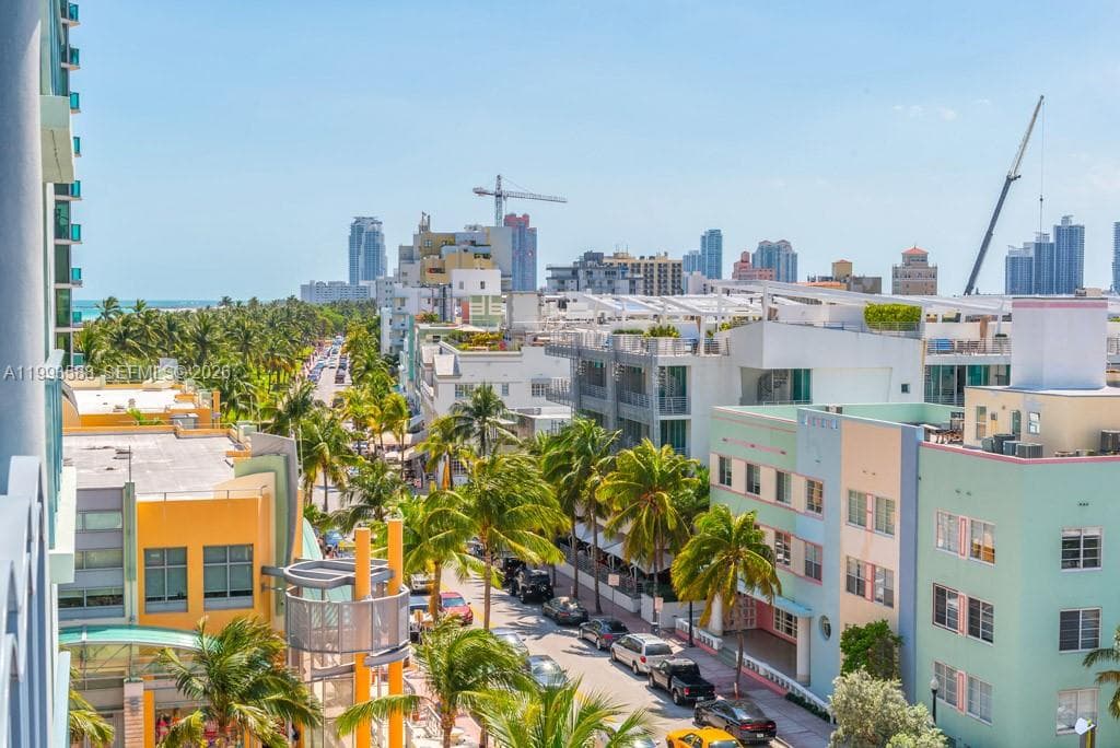 A11993588 — Miami Beach — 2
