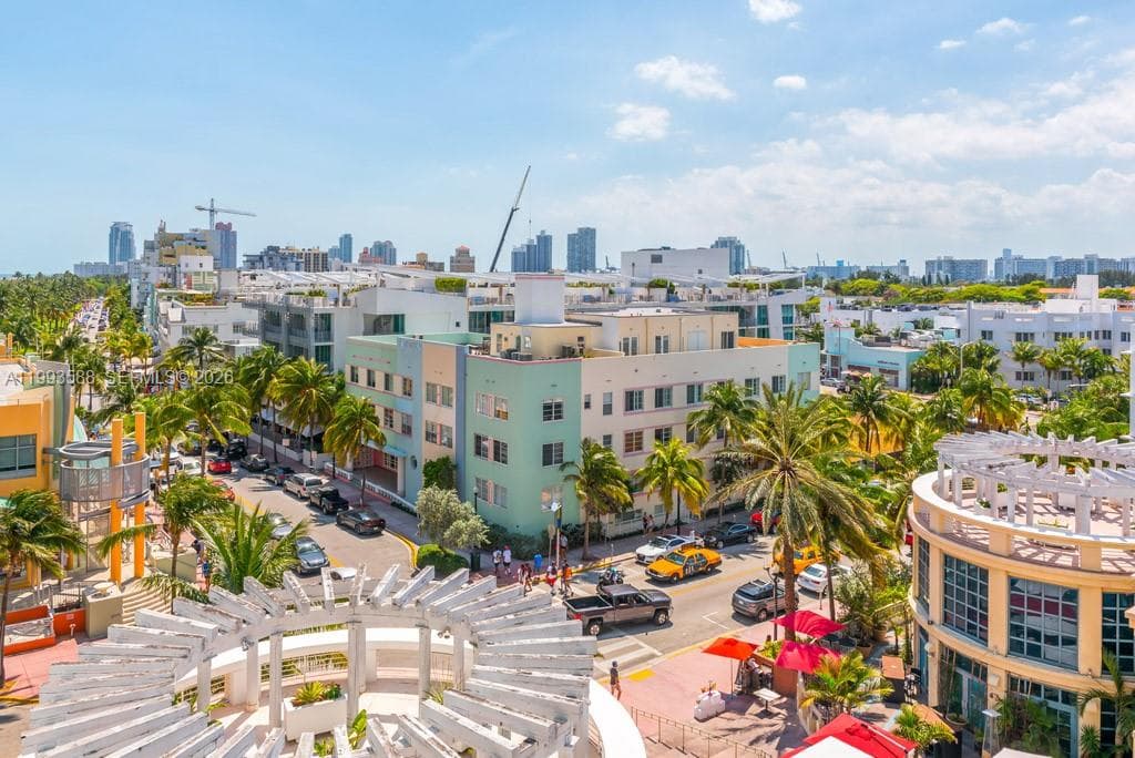 A11993588 — Miami Beach