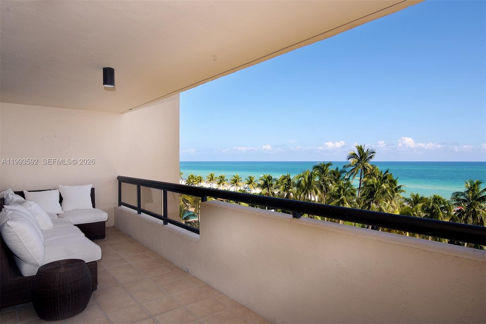 A11993592 — Miami Beach