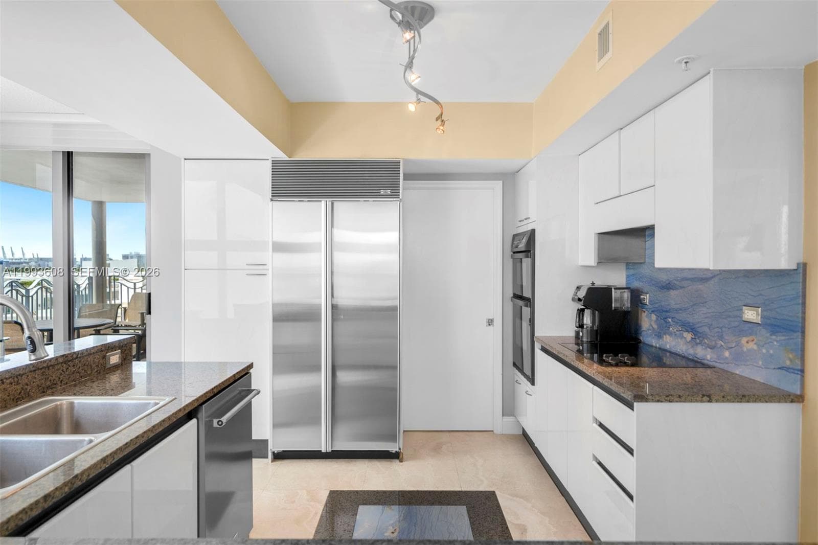 A11993608 — Miami Beach — 5