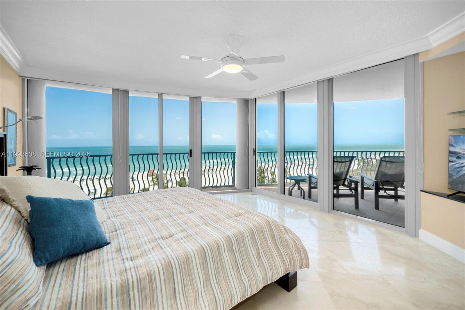 A11993608 — Miami Beach — 10