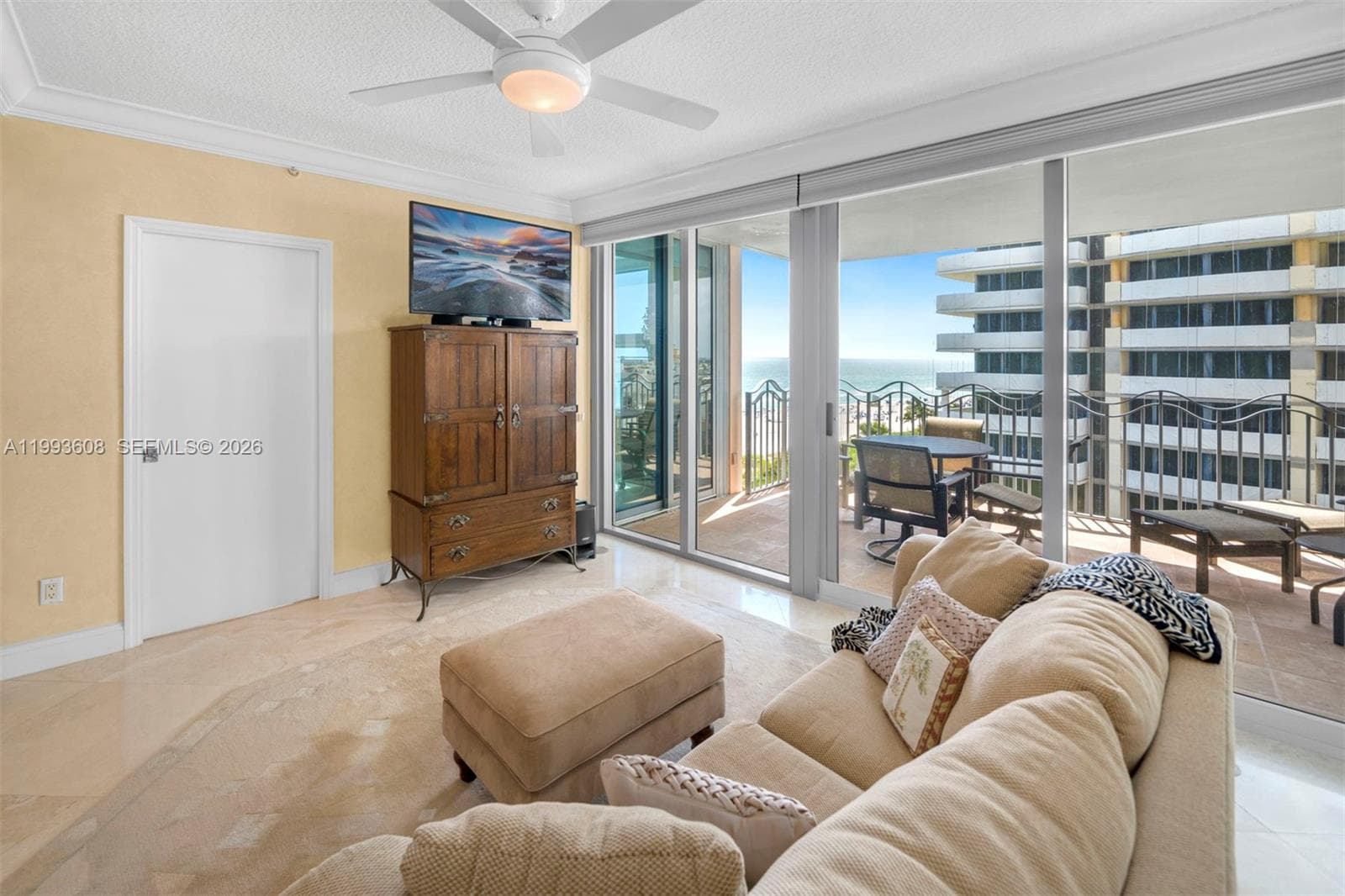 A11993608 — Miami Beach — 15