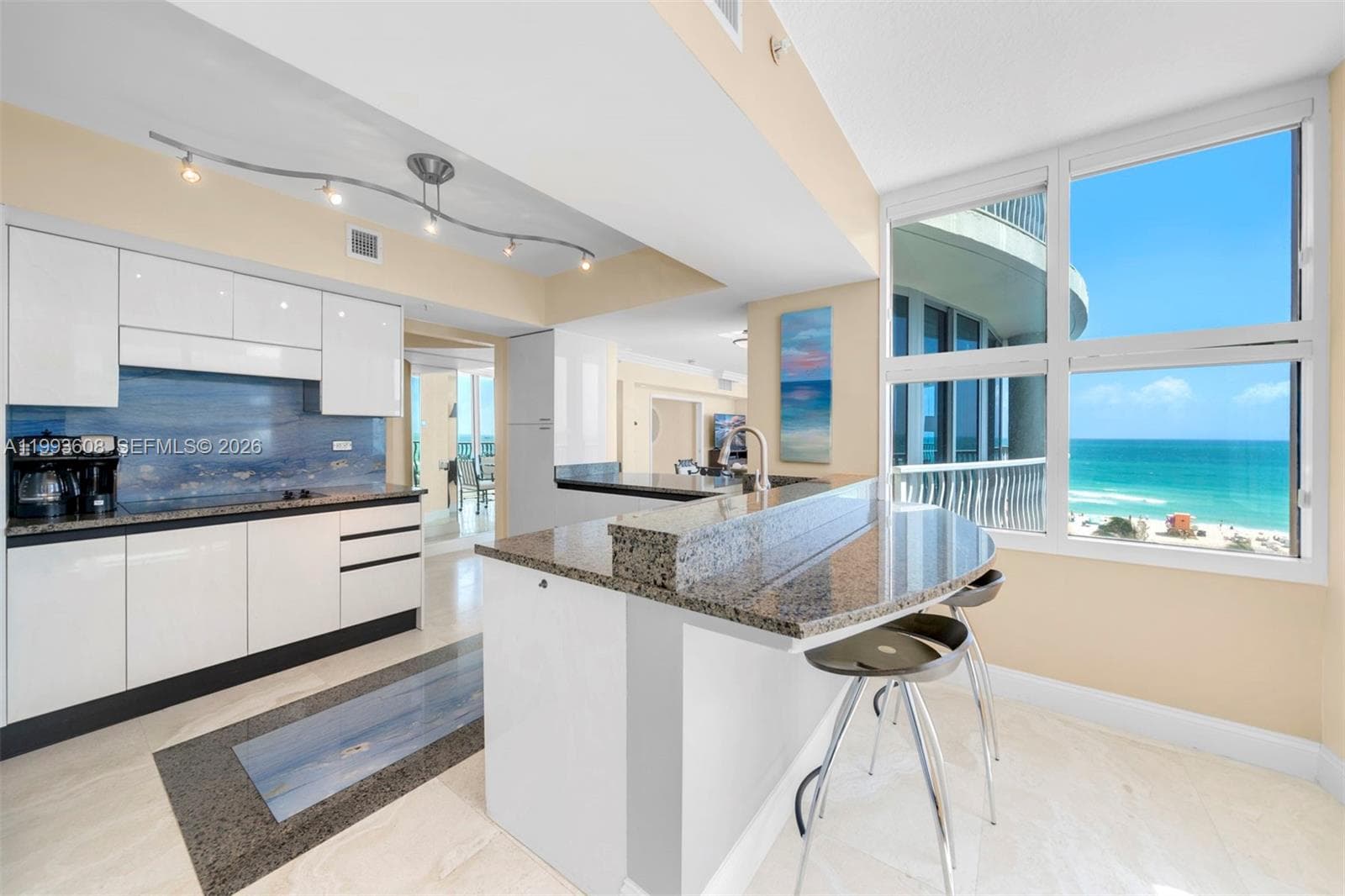 A11993608 — Miami Beach — 4