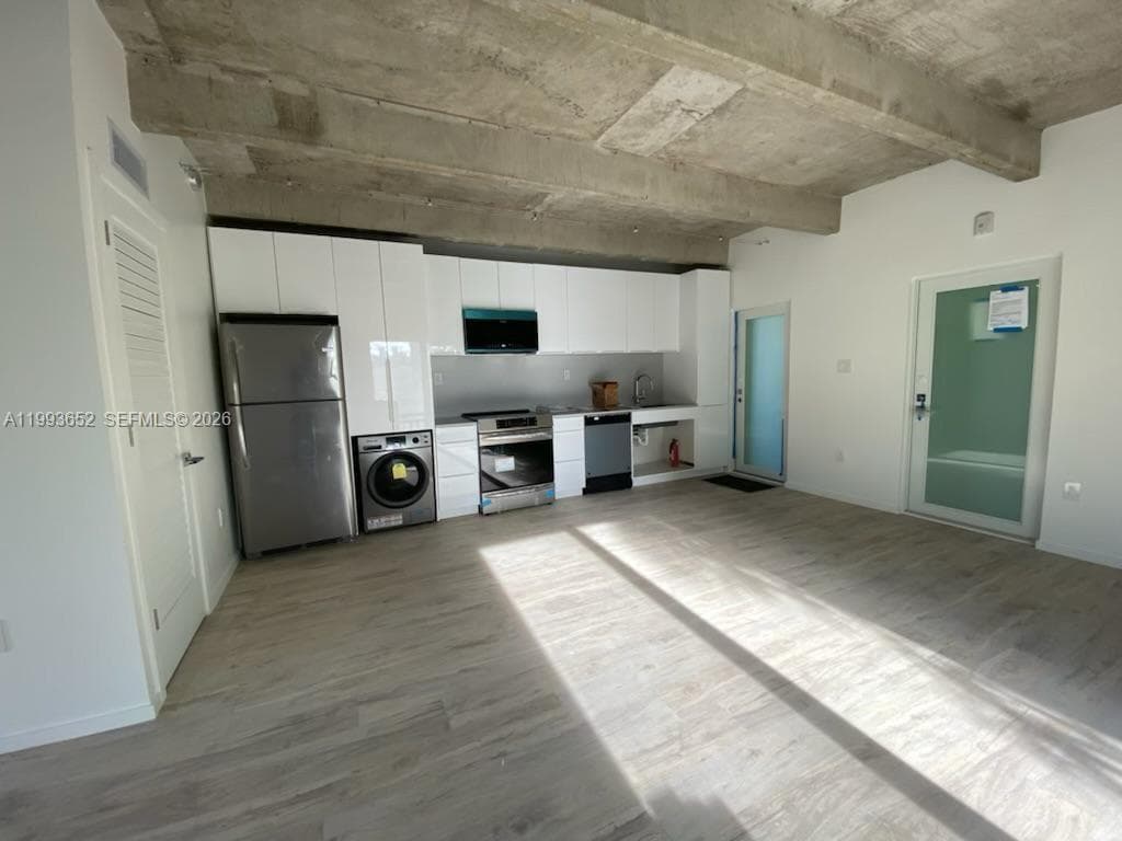 A11993652 — Miami Beach — 4