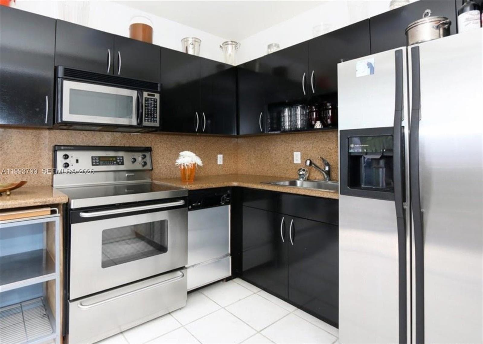 A11993799 — Miami Beach — 16
