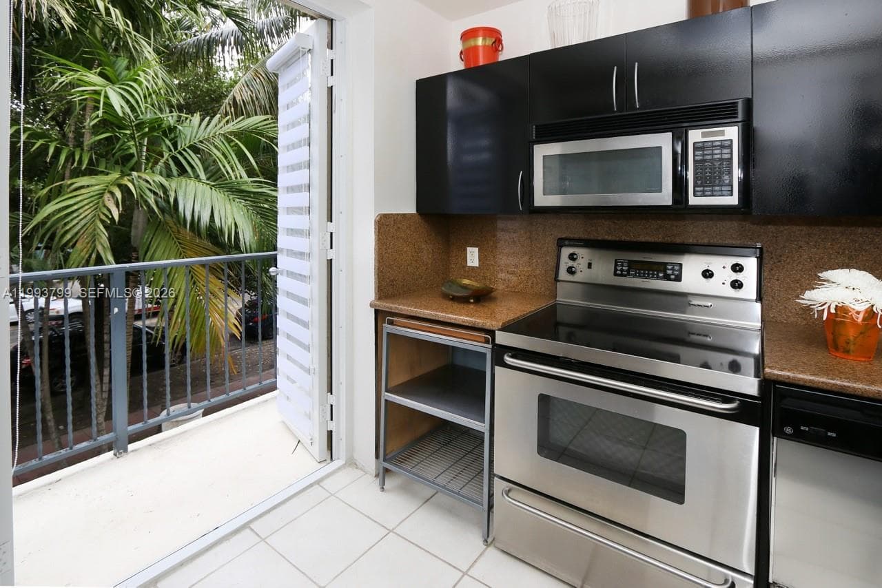 A11993799 — Miami Beach — 3