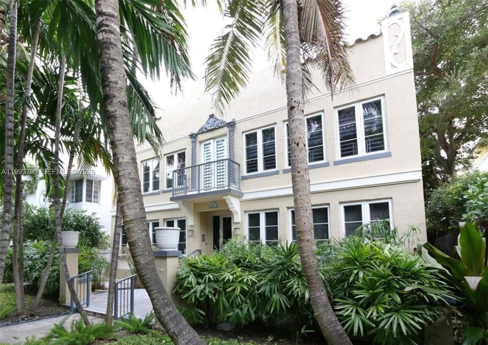 A11993799 — Miami Beach — 9
