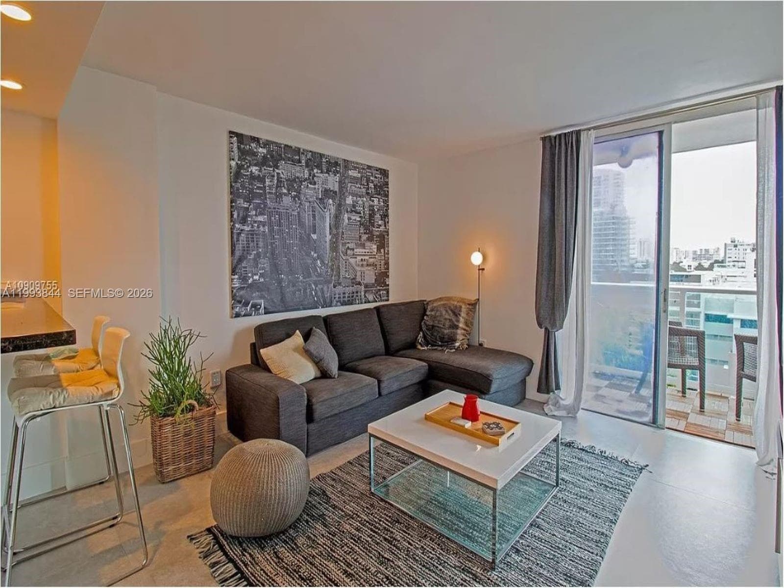 A11993844 — Miami Beach