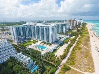 A11993926 — Miami Beach — 24