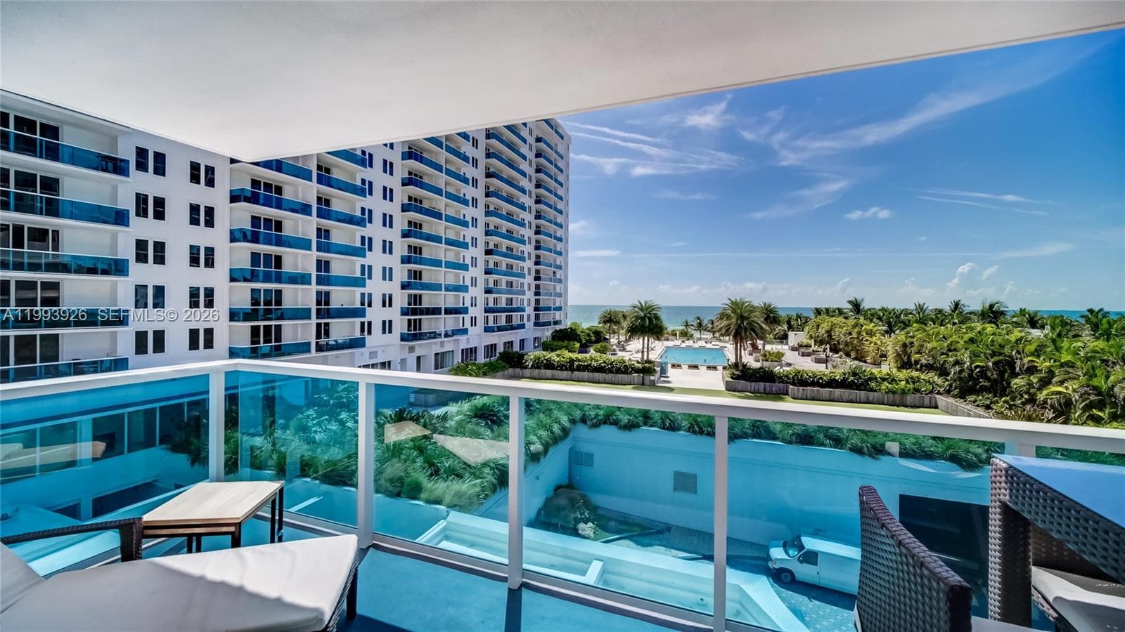 A11993926 — Miami Beach — 11
