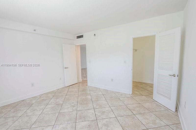 A11994156 — Miami Beach — 7