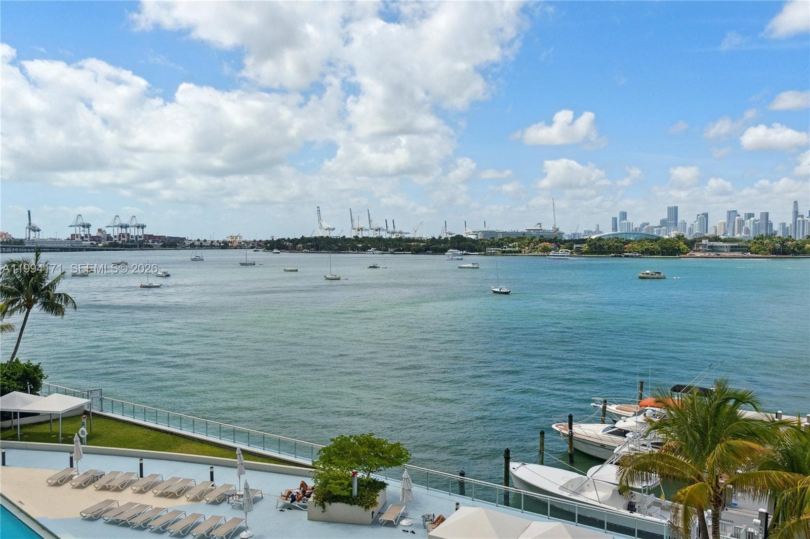 A11994171 — Miami Beach