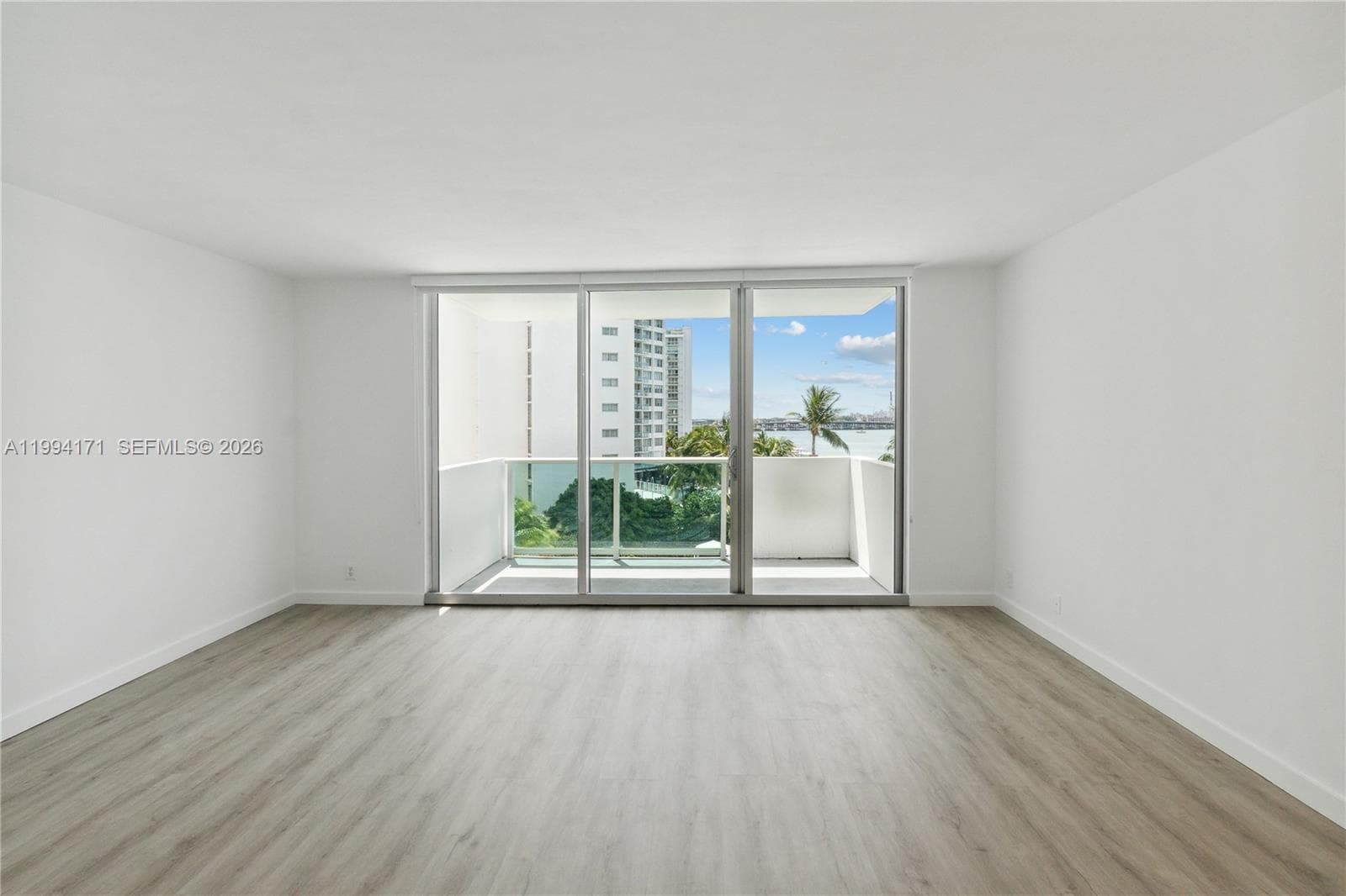 A11994171 — Miami Beach — 4