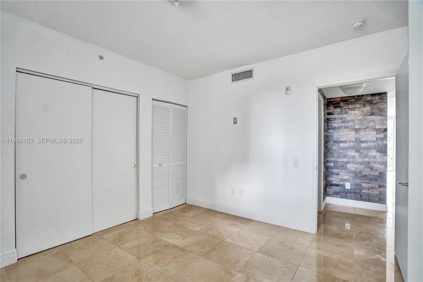 A11994183 — Miami Beach — 5