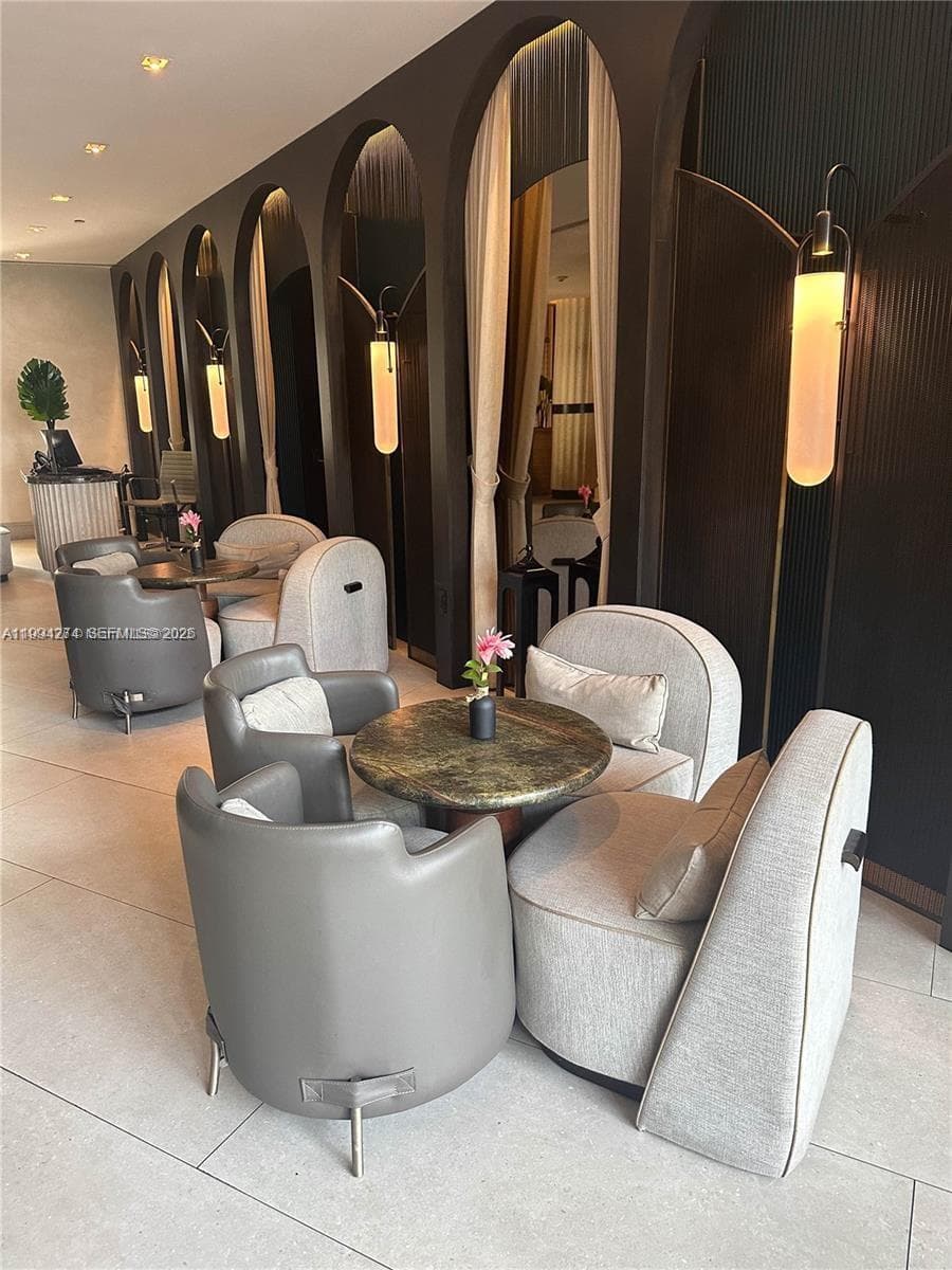 A11994274 — Miami Beach — 32