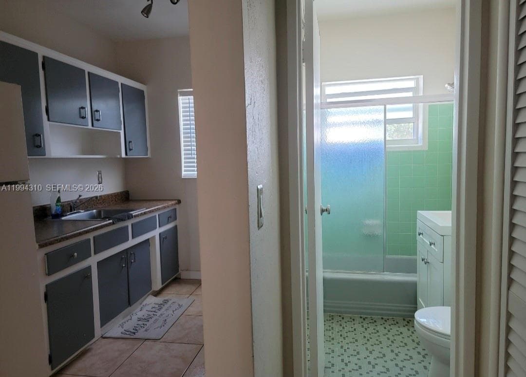 A11994310 — Miami Beach — 7