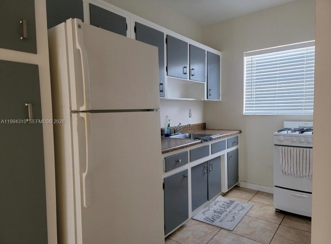 A11994310 — Miami Beach — 8