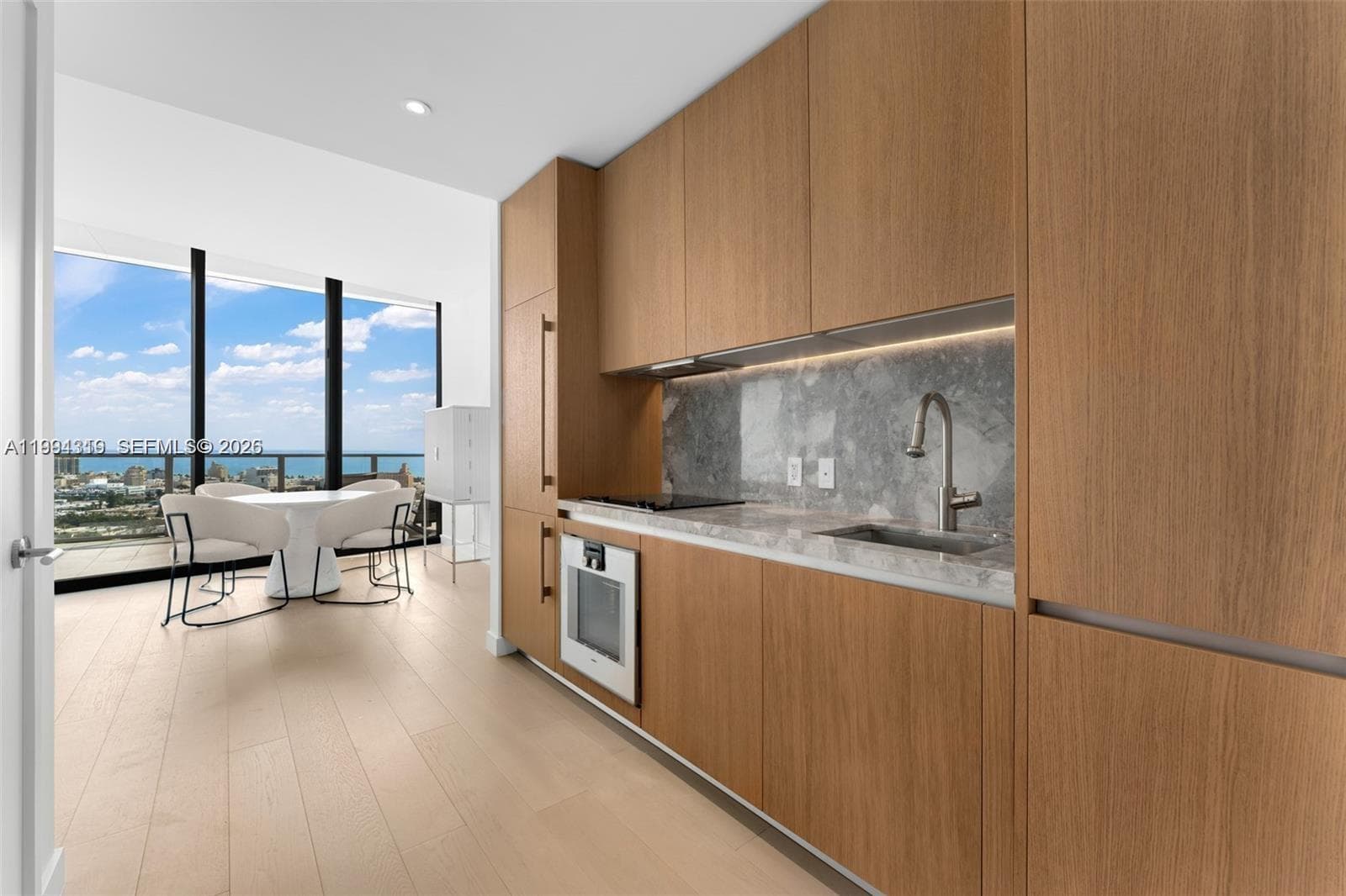 A11994319 — Miami Beach — 6