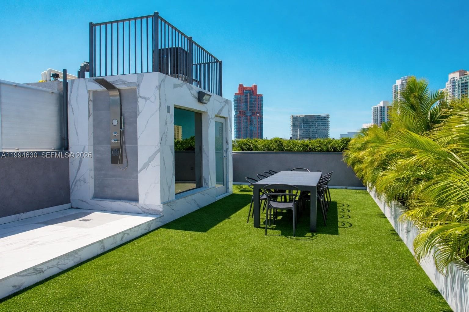 A11994630 — Miami Beach