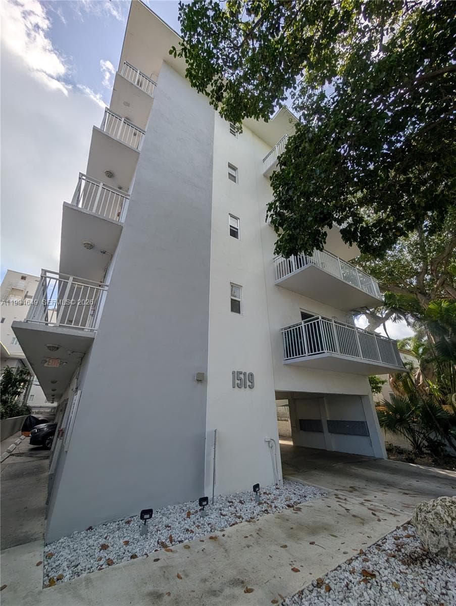 A11994649 — Miami Beach — 21
