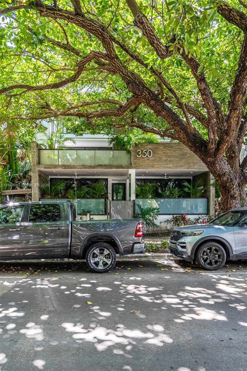 A11994763 — Miami Beach — 38