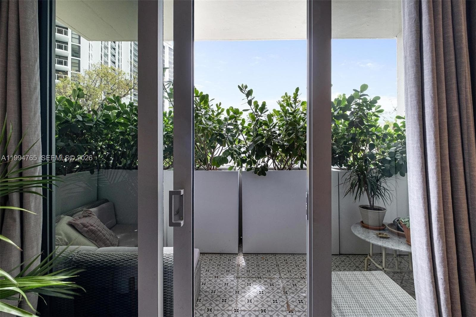 A11994765 — Miami Beach — 19