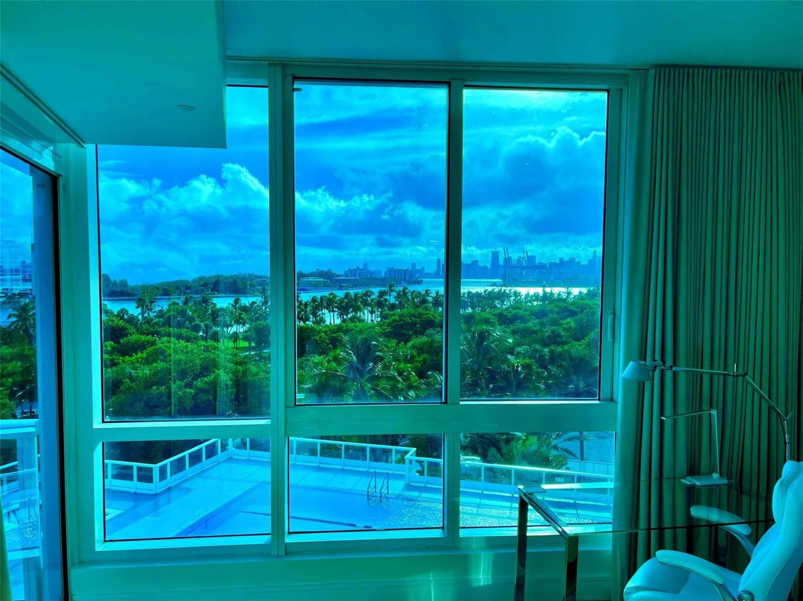 B26010930 — Miami Beach — 7