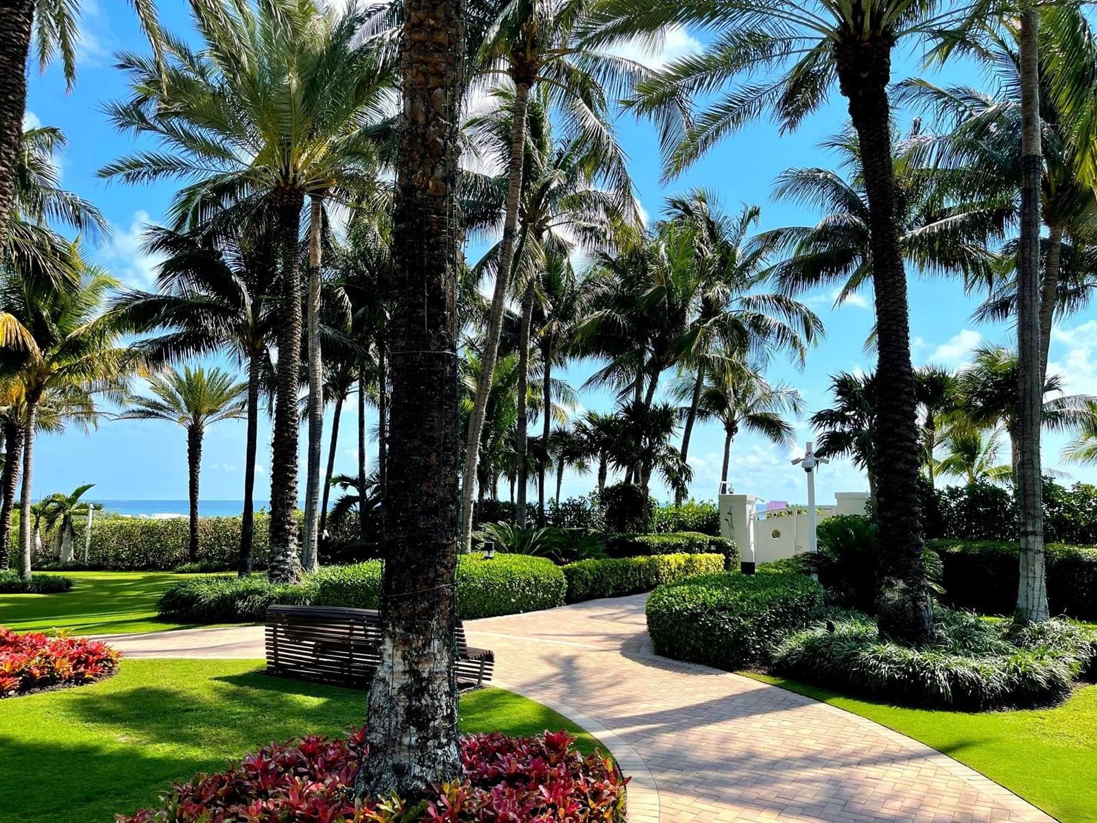 B26010930 — Miami Beach — 18