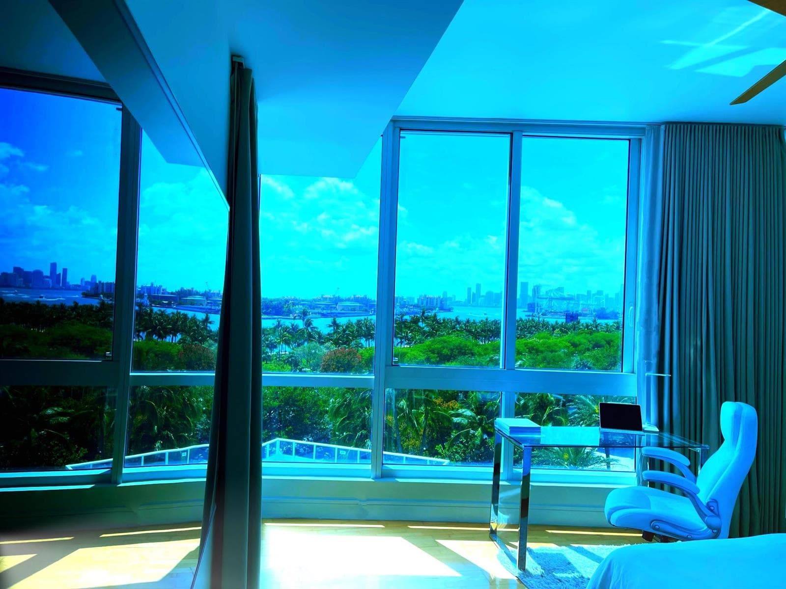 B26010930 — Miami Beach — 8